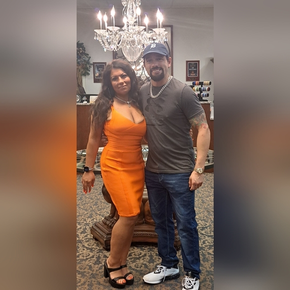 Meet your Posher, Tamara - Picture 2 of 3